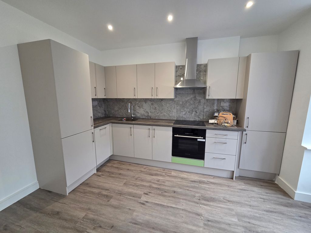 Property photo 2 of 8 Image