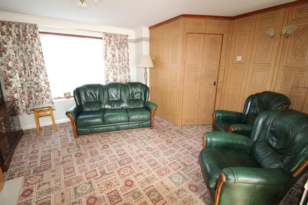 Property photo 2 of 10 Lounge