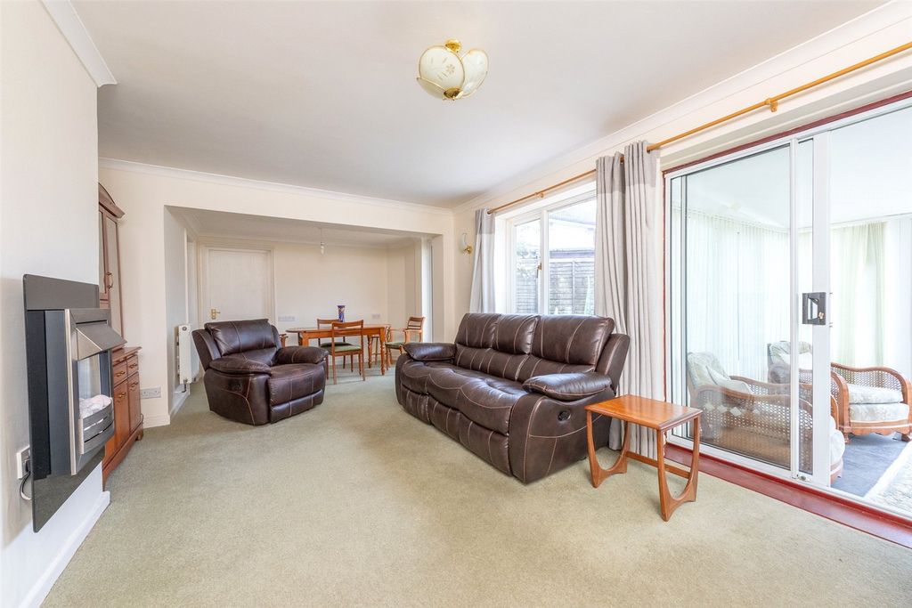 Property photo 3 of 12