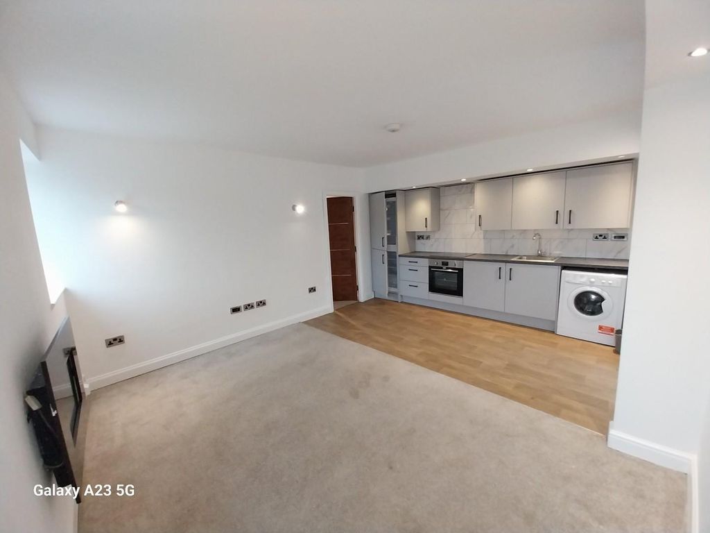 Property photo 2 of 6 20250701_152528.Jpg