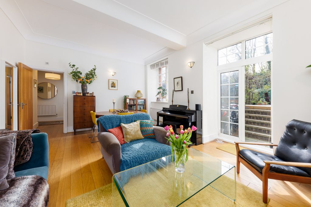 Property photo 3 of 14 Photo 7