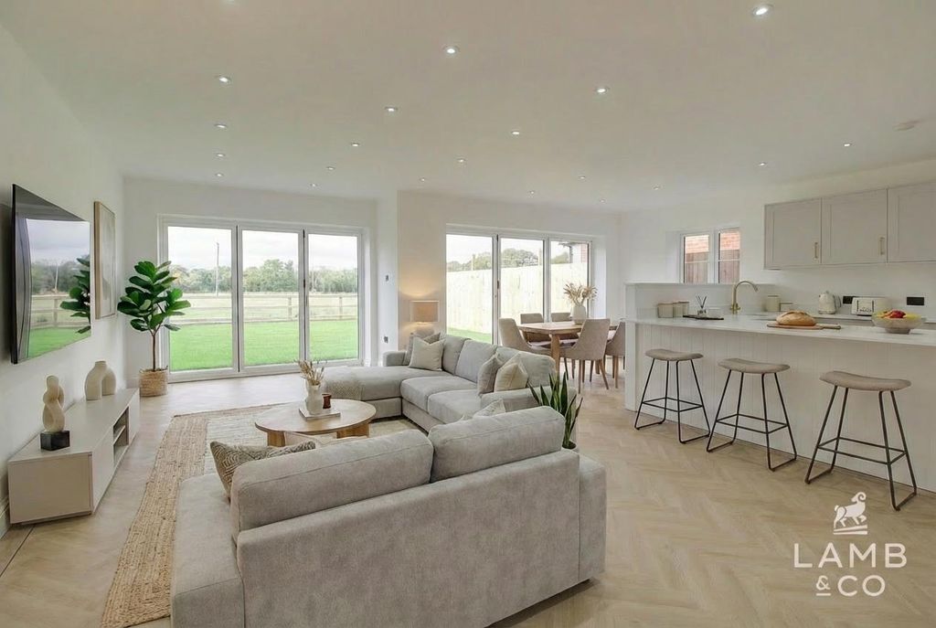 Property photo 2 of 29