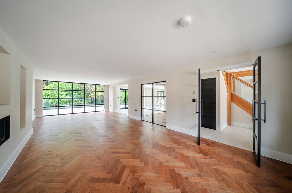 Property photo 2 of 18 1512117-31-1A0347...