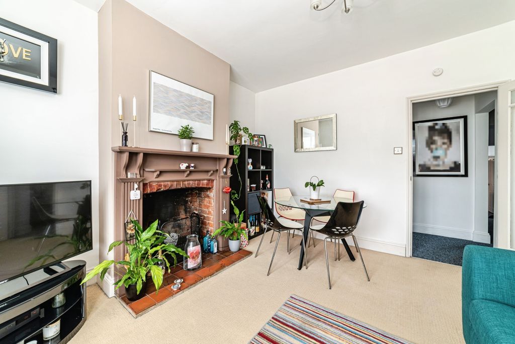 Property photo 1 of 25