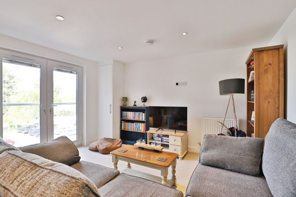 Property photo 1 of 16 Pbox-Img.Jpg