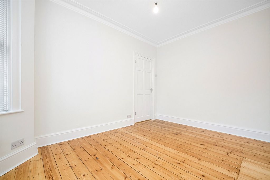 Property photo 3 of 14 Picture No. 11