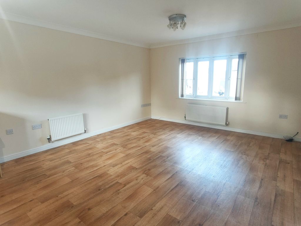 Property photo 2 of 10 Image