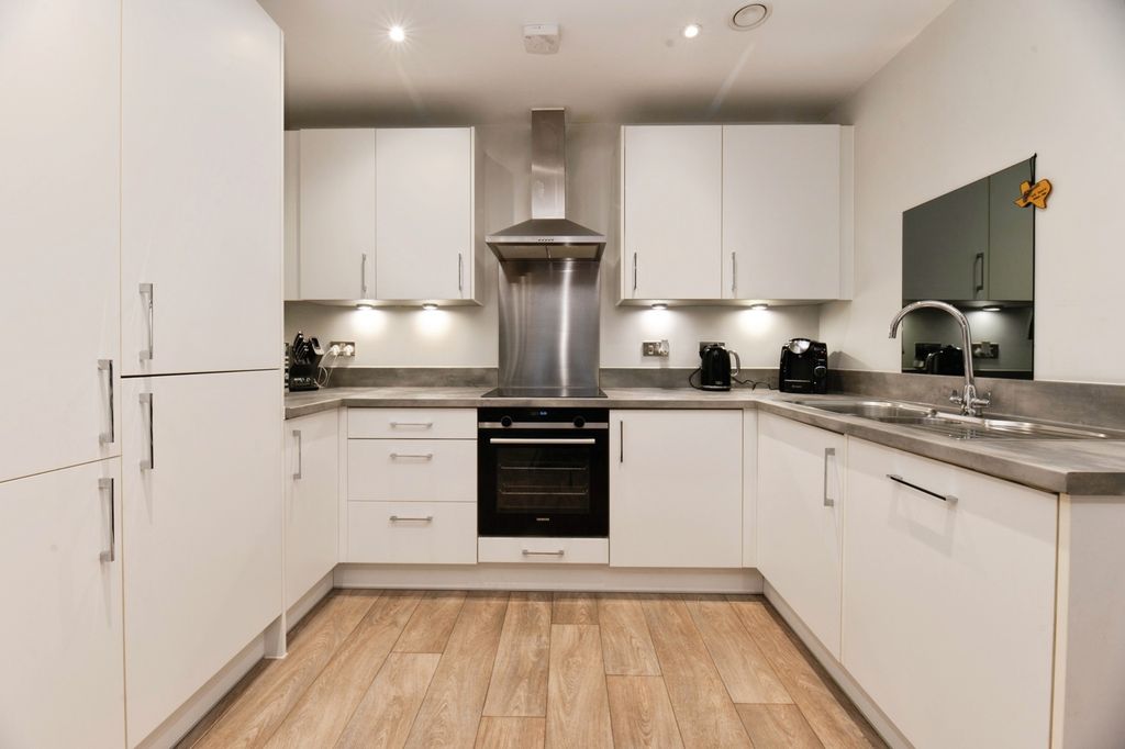 Property photo 3 of 13 Pbox-Img.Jpg