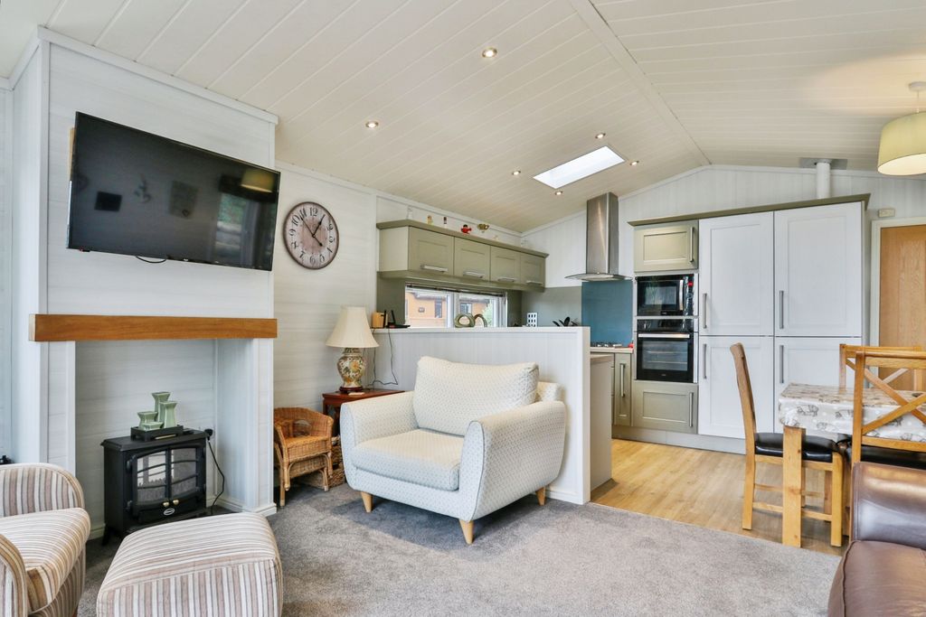 Property photo 2 of 18 Open Plan Living