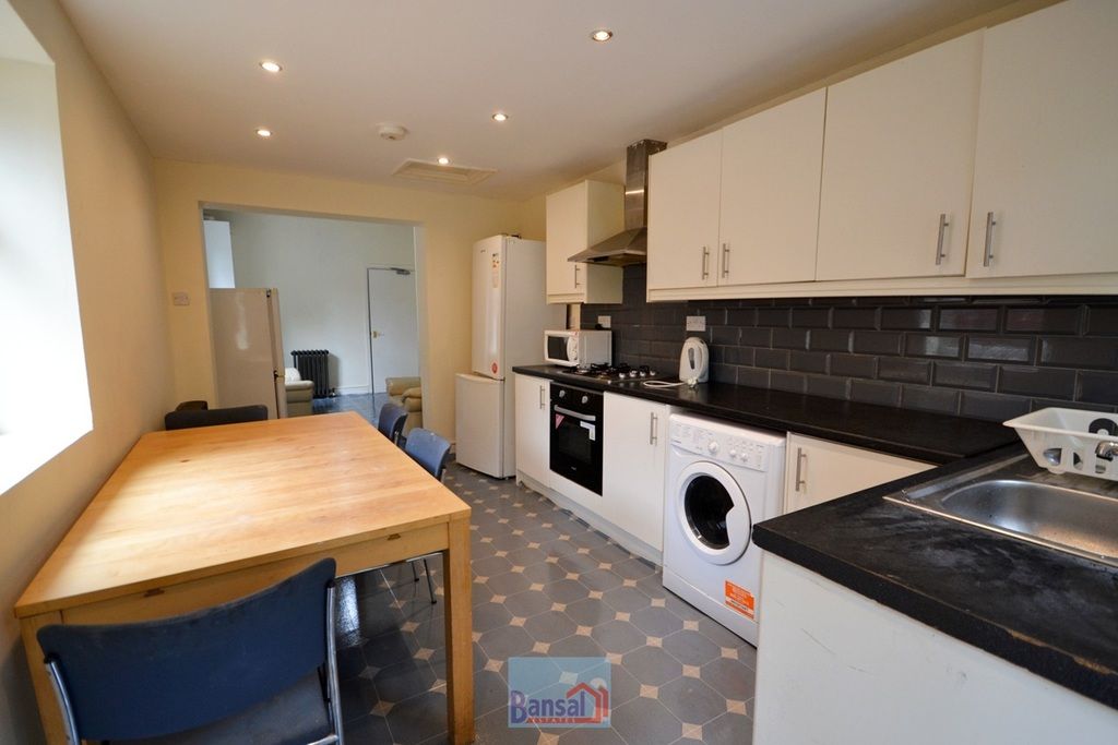 Property photo 2 of 3