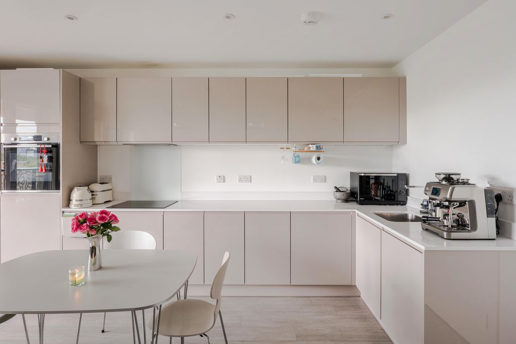 Property photo 1 of 16 350352 - 37 Williamson House-10.Jpeg