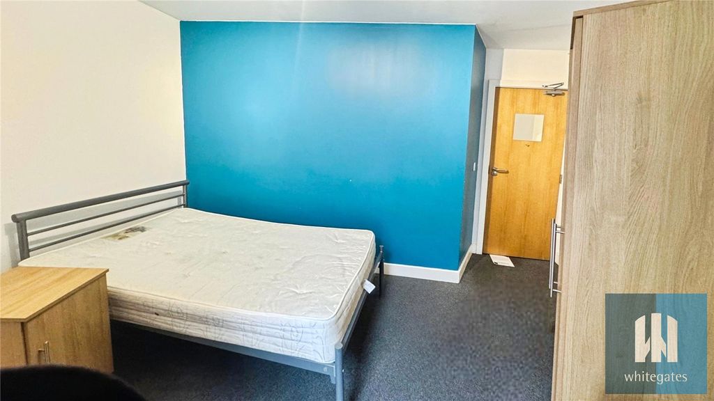 Property photo 3 of 8 Picture No. 12