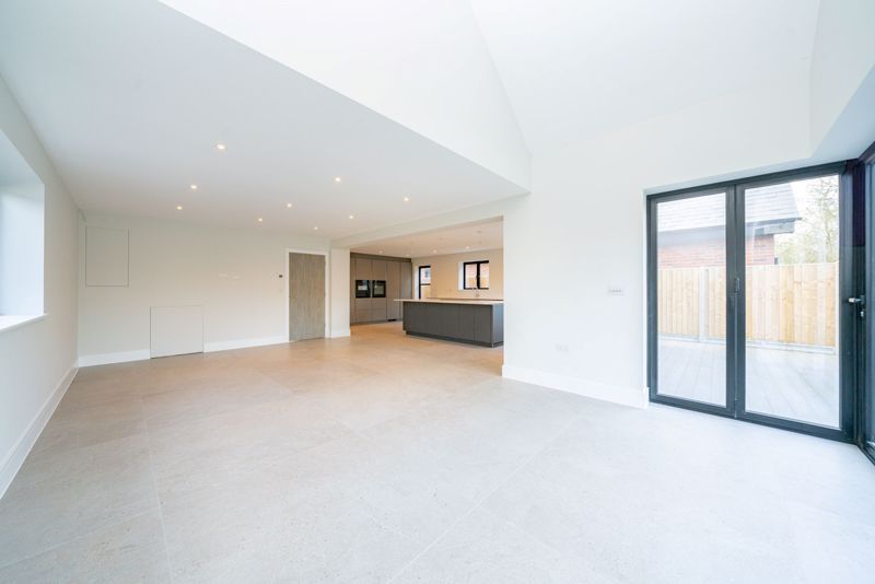 Property photo 3 of 19 Photo 5