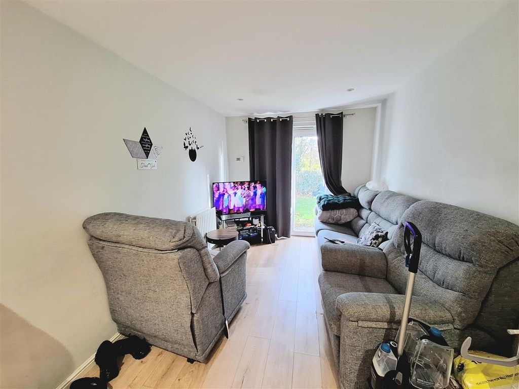 Property photo 3 of 8 20251113_130110.Jpg