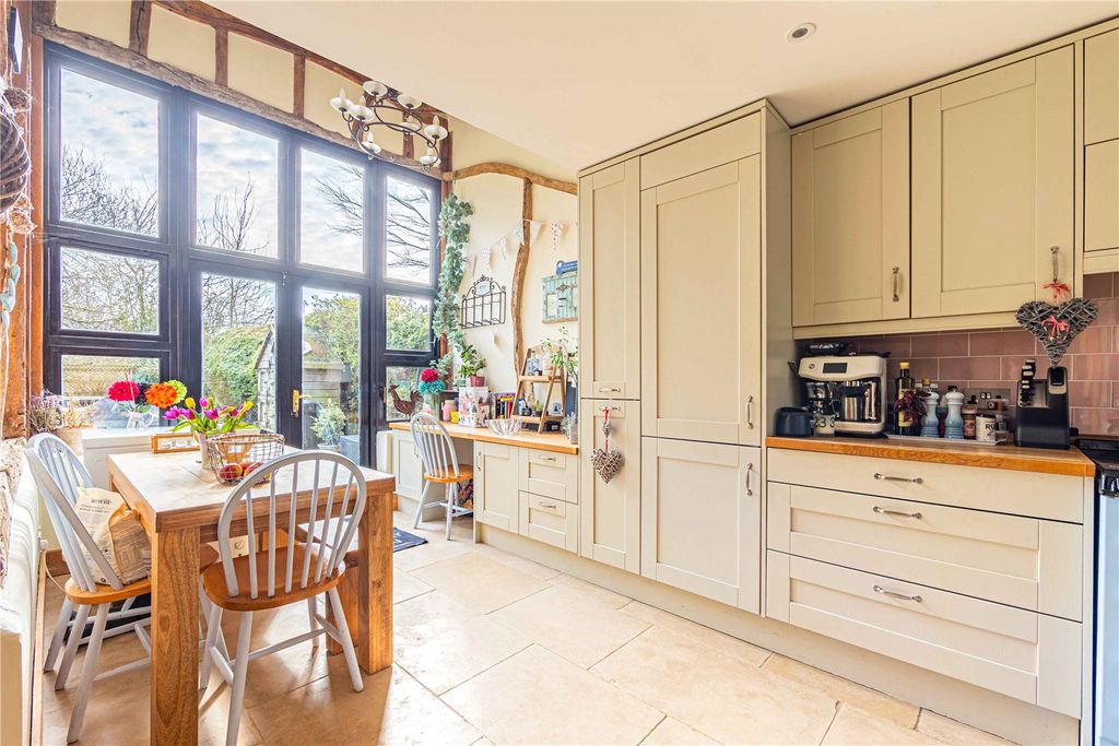 Property photo 3 of 14 Picture No. 32