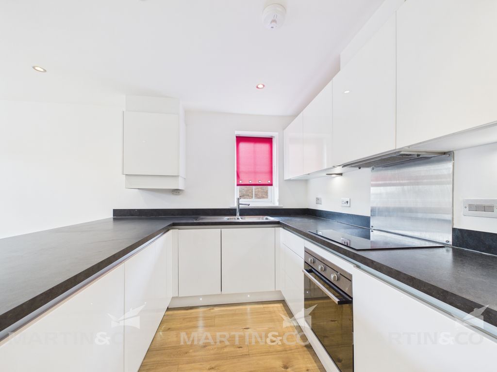 Property photo 2 of 7 Cam02406G0-Pr0670-Still005