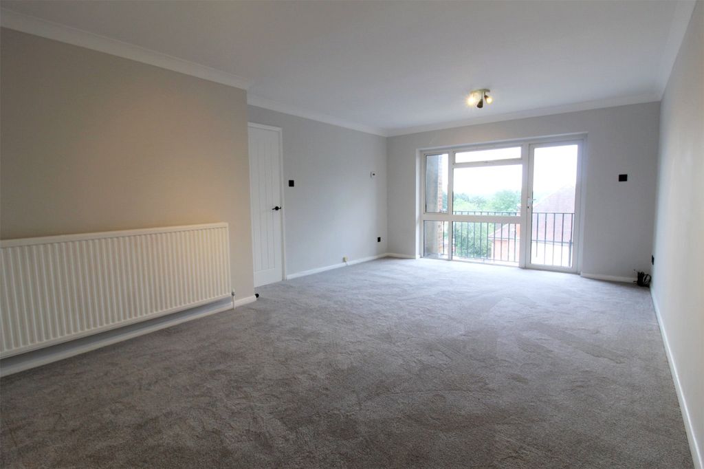 Property photo 2 of 12 Lounge