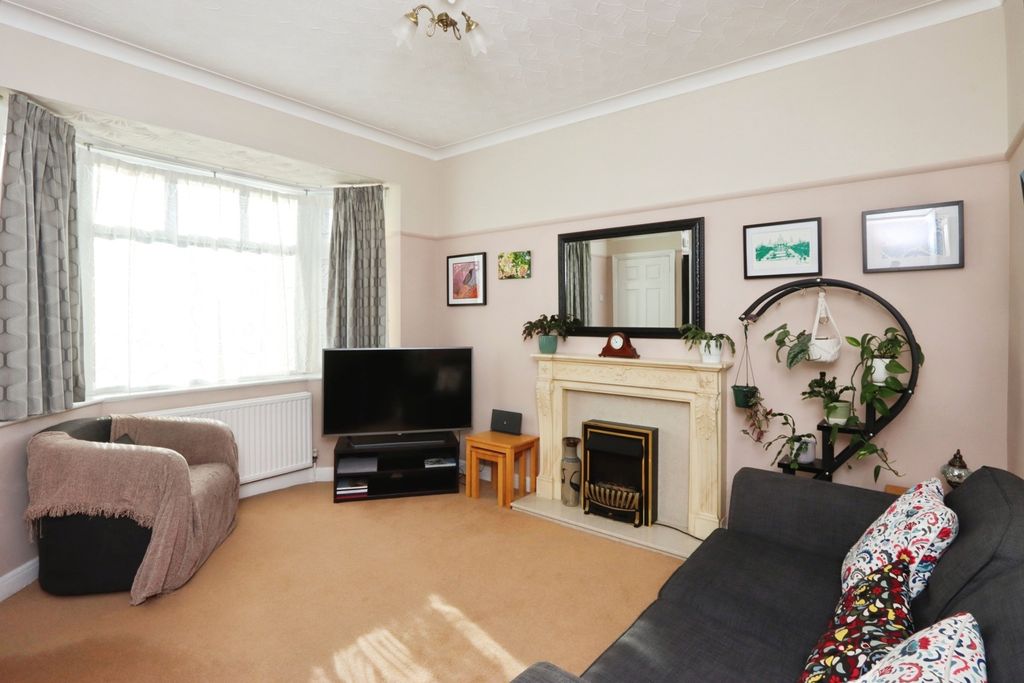 Property photo 2 of 17 Photo