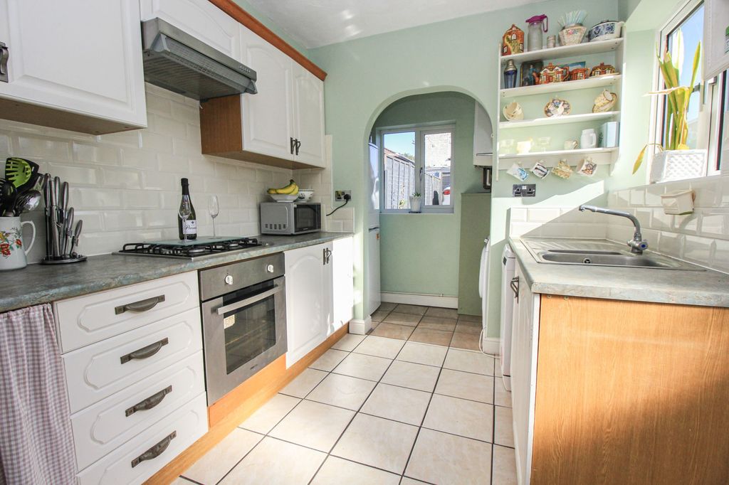 Property photo 3 of 19