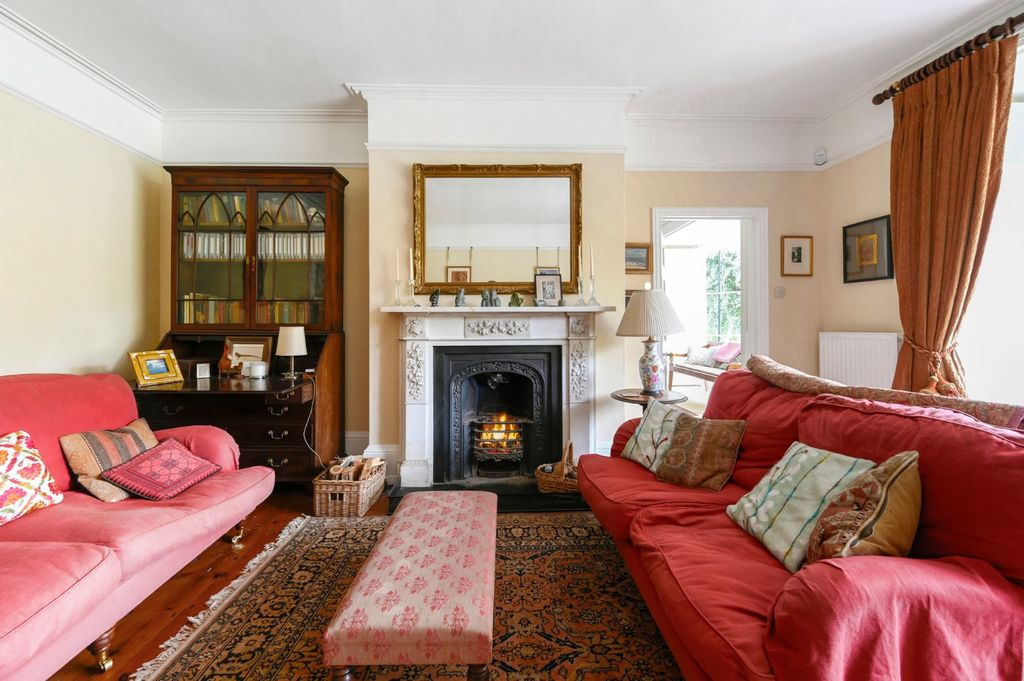 Property photo 2 of 27 Sitting Room