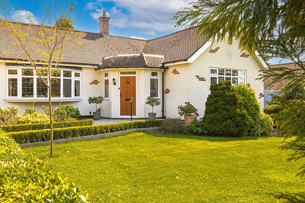 Property photo 2 of 31