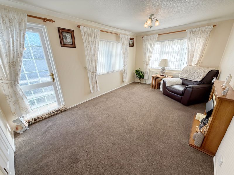 Property photo 2 of 5 Lounge