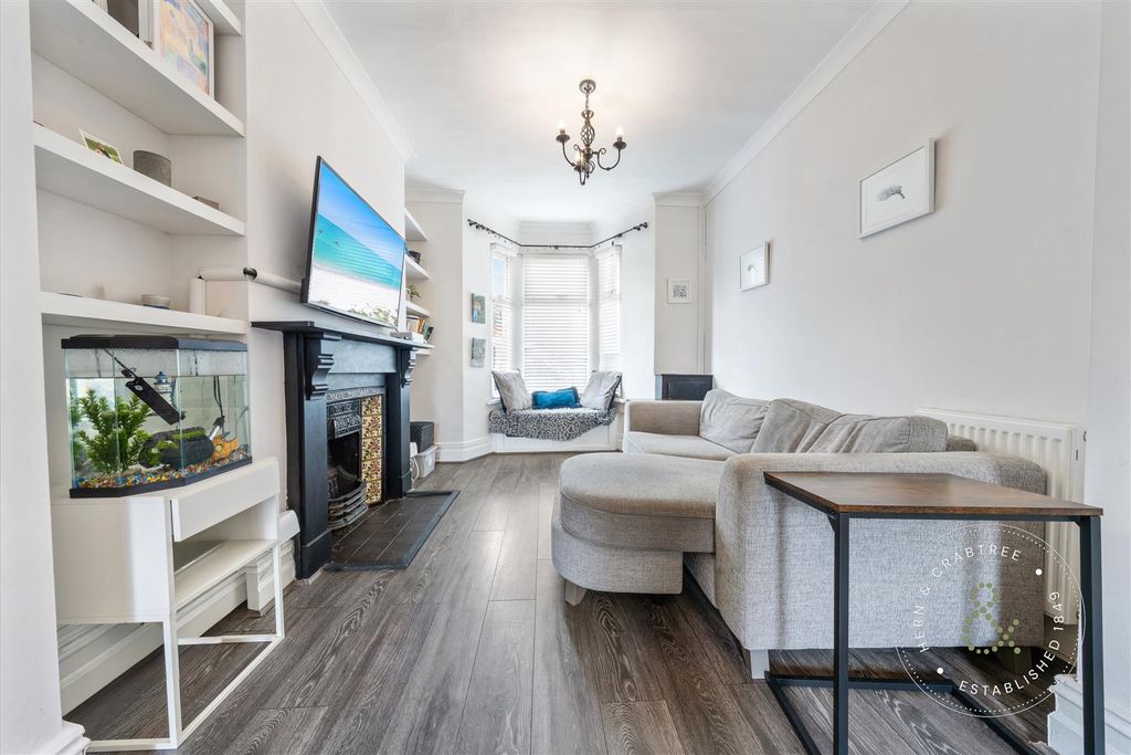 Property photo 3 of 27 Hern Crabtree-2156.Jpg