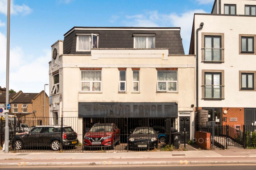 Property photo 1 of 10 External