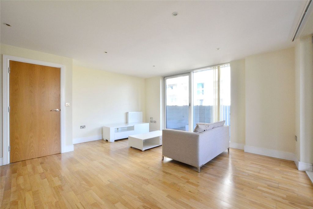 Property photo 3 of 16 Picture No. 02