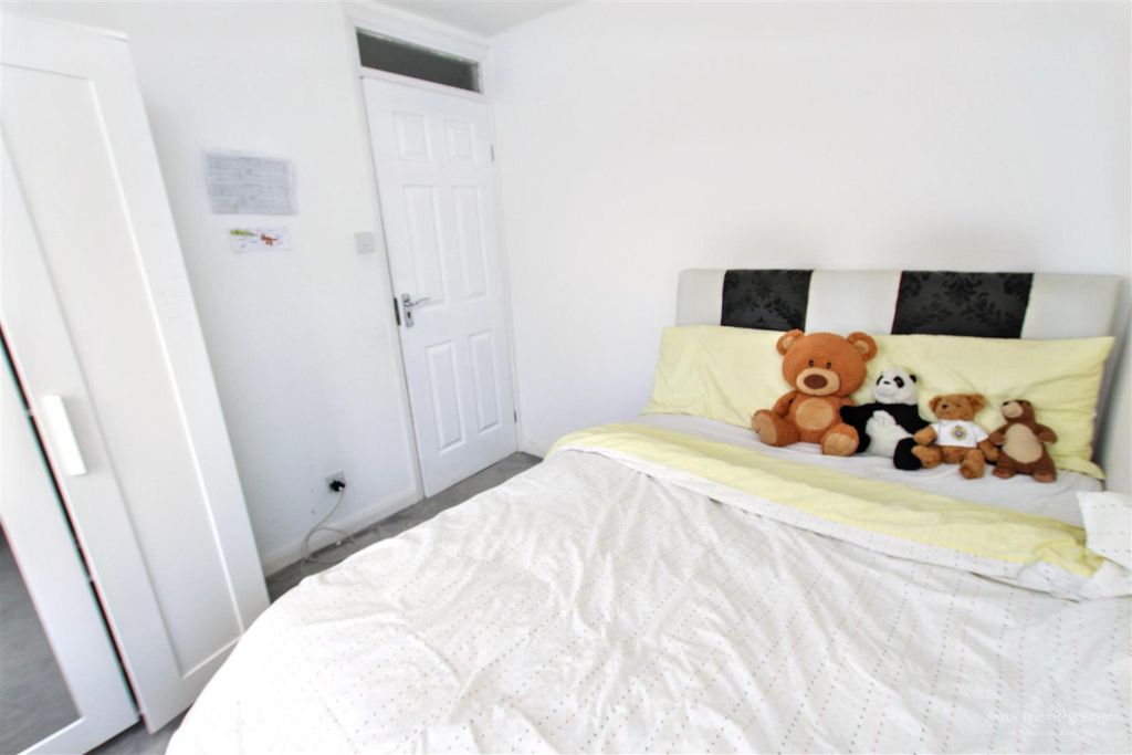 Property photo 3 of 15 Bedroom