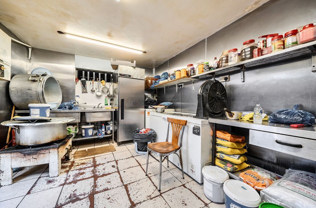 Property photo 3 of 14 1463125-16-6A05F2...