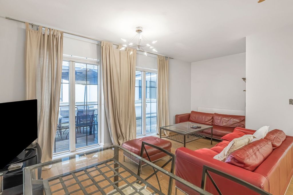 Property photo 2 of 13 Picture No. 15