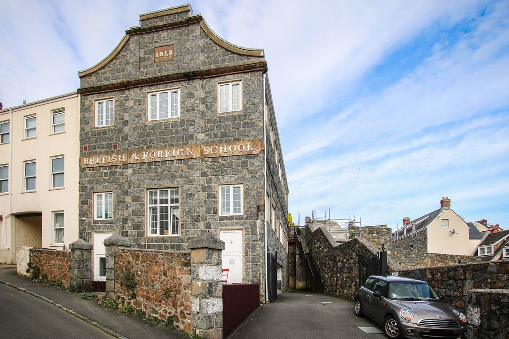 Property photo 1 of 16 Photo 0