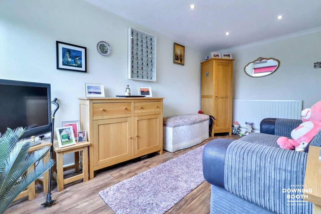 Property photo 2 of 18