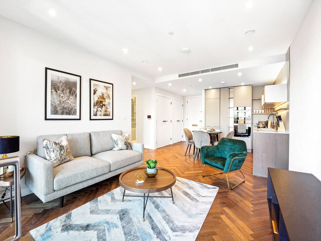 Property photo 2 of 13 Hampton House