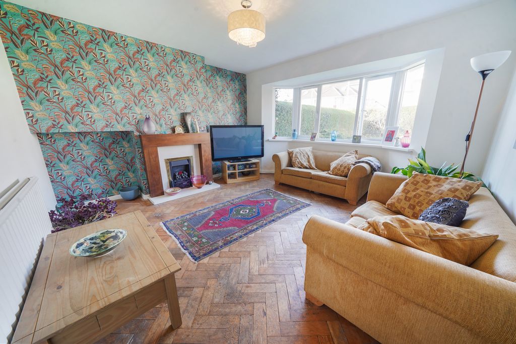 Property photo 3 of 24 1