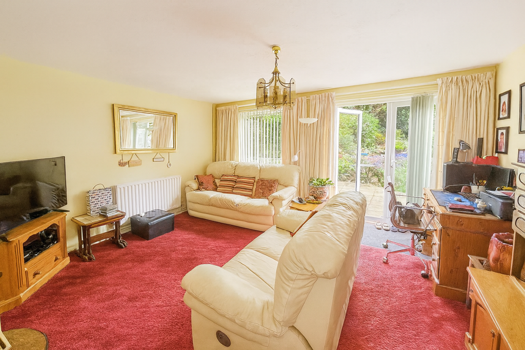 Property photo 3 of 14 Living Room