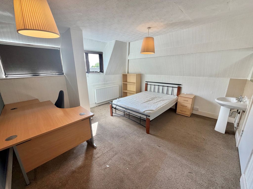 Property photo 1 of 14 Image
