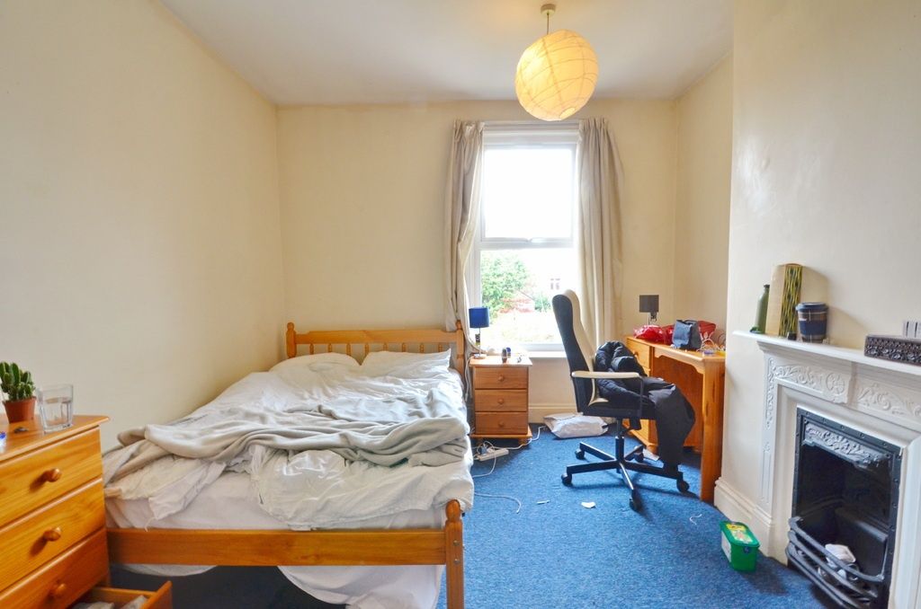 Property photo 1 of 10 A Bright And Spacious Master Bedroom Featuring A l...