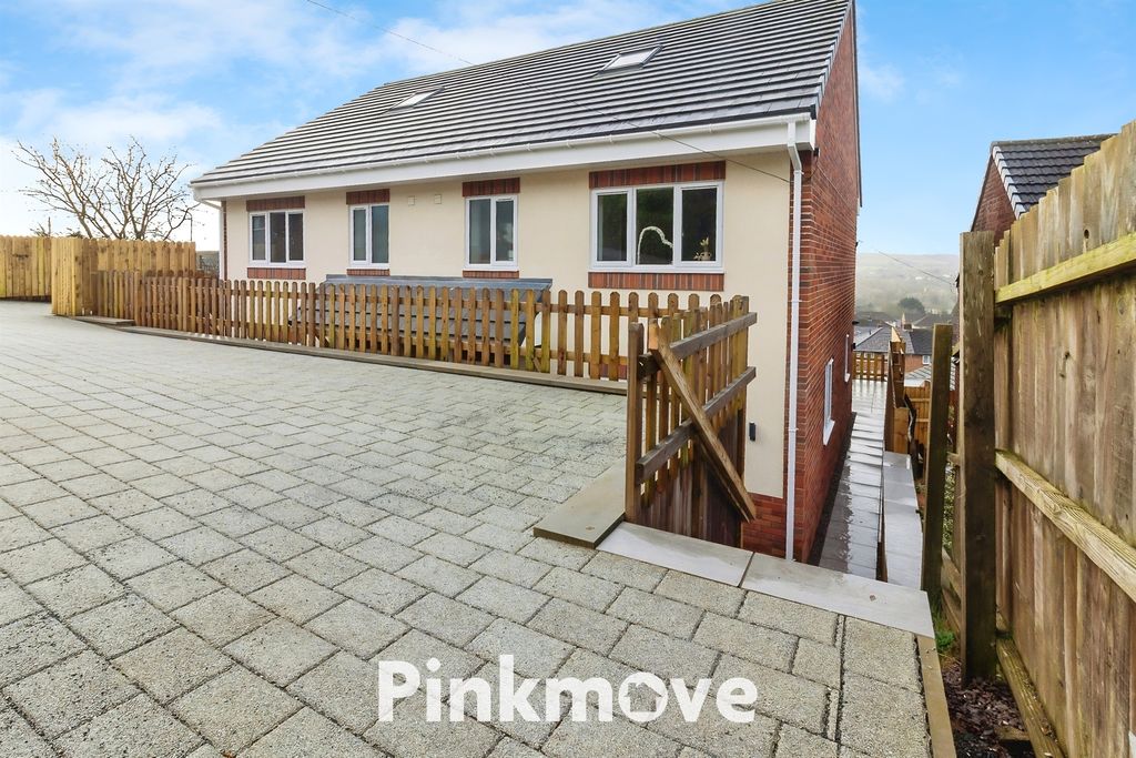 Property photo 1 of 31