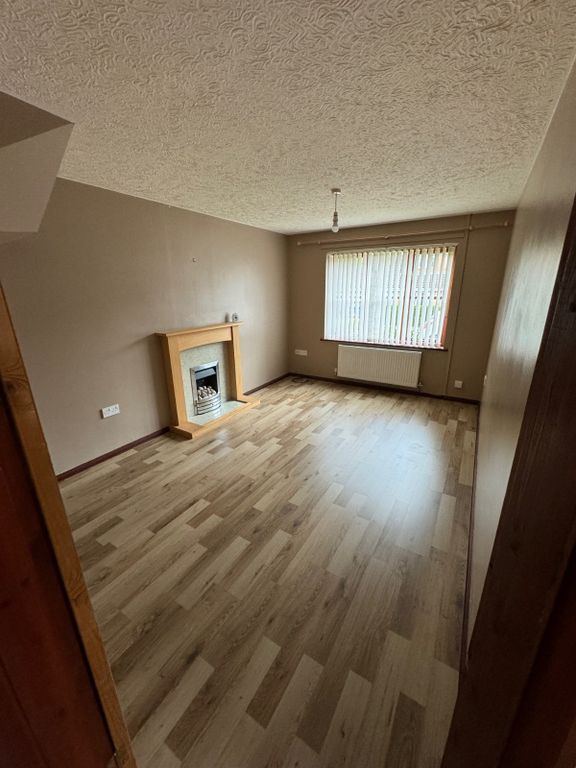 Property photo 3 of 8 Picture No. 17