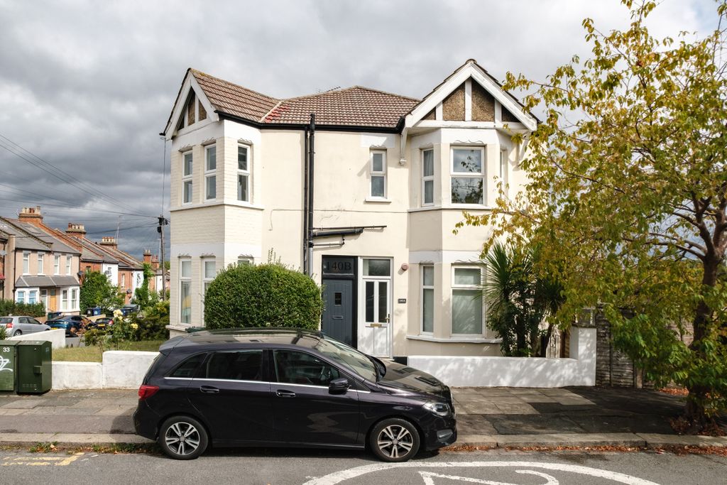 Property photo 1 of 11