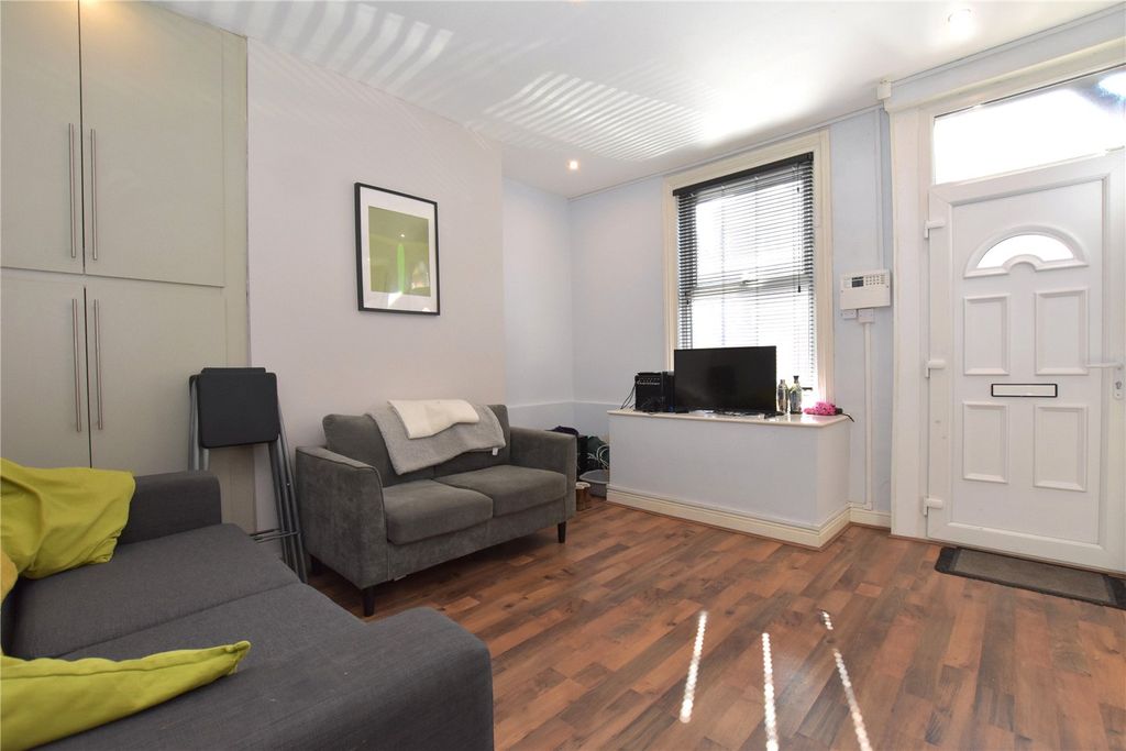 Property photo 3 of 14 Picture No. 02
