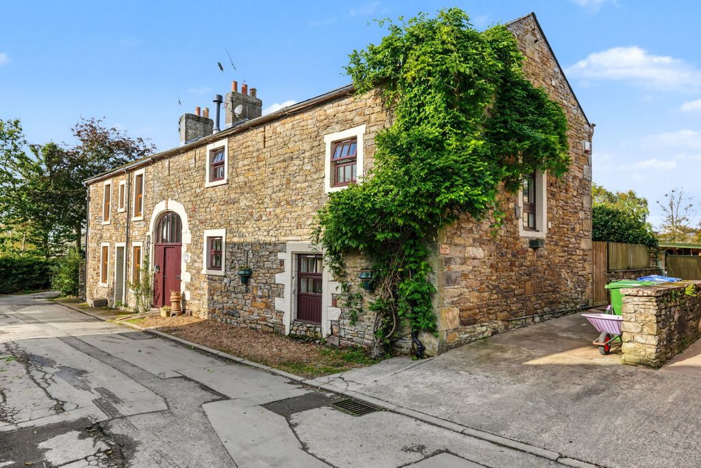 Property photo 1 of 36