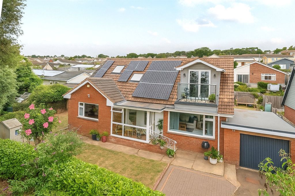 Property photo 2 of 25 Front Of House