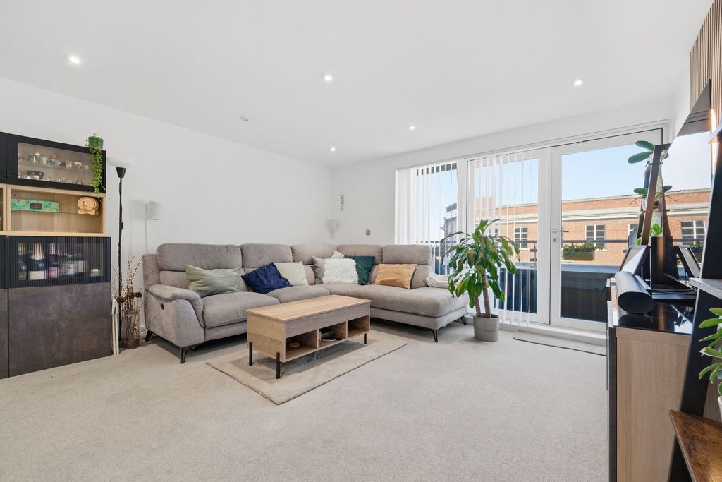 Property photo 2 of 10