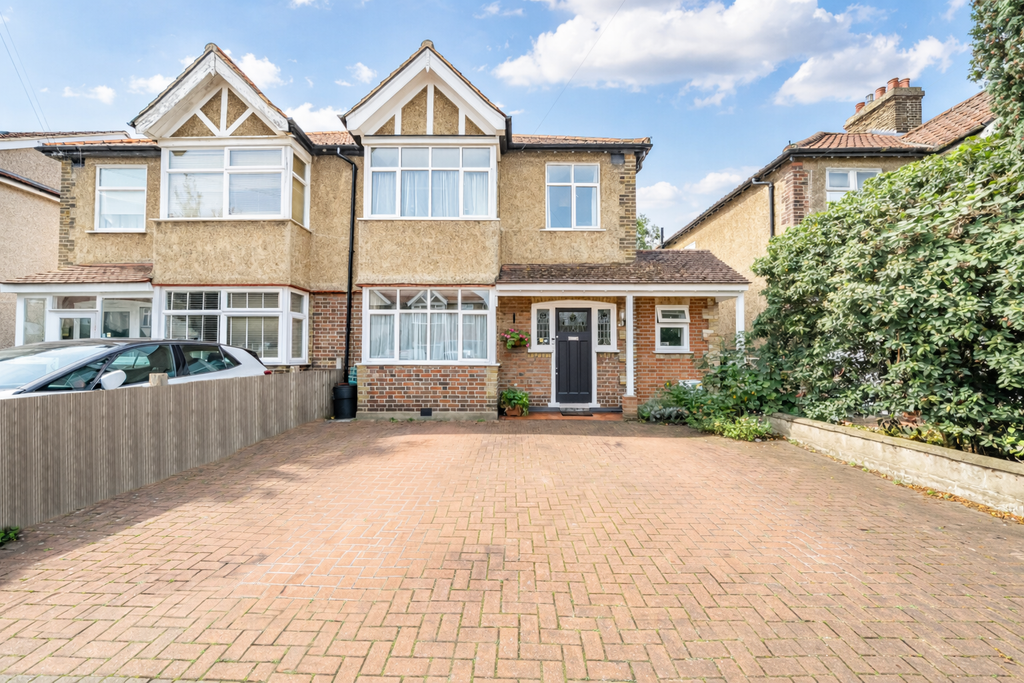 Property photo 1 of 17 External Front