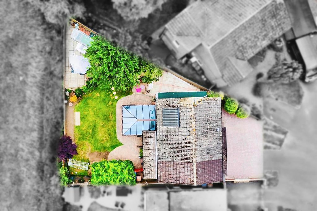 Property photo 2 of 32