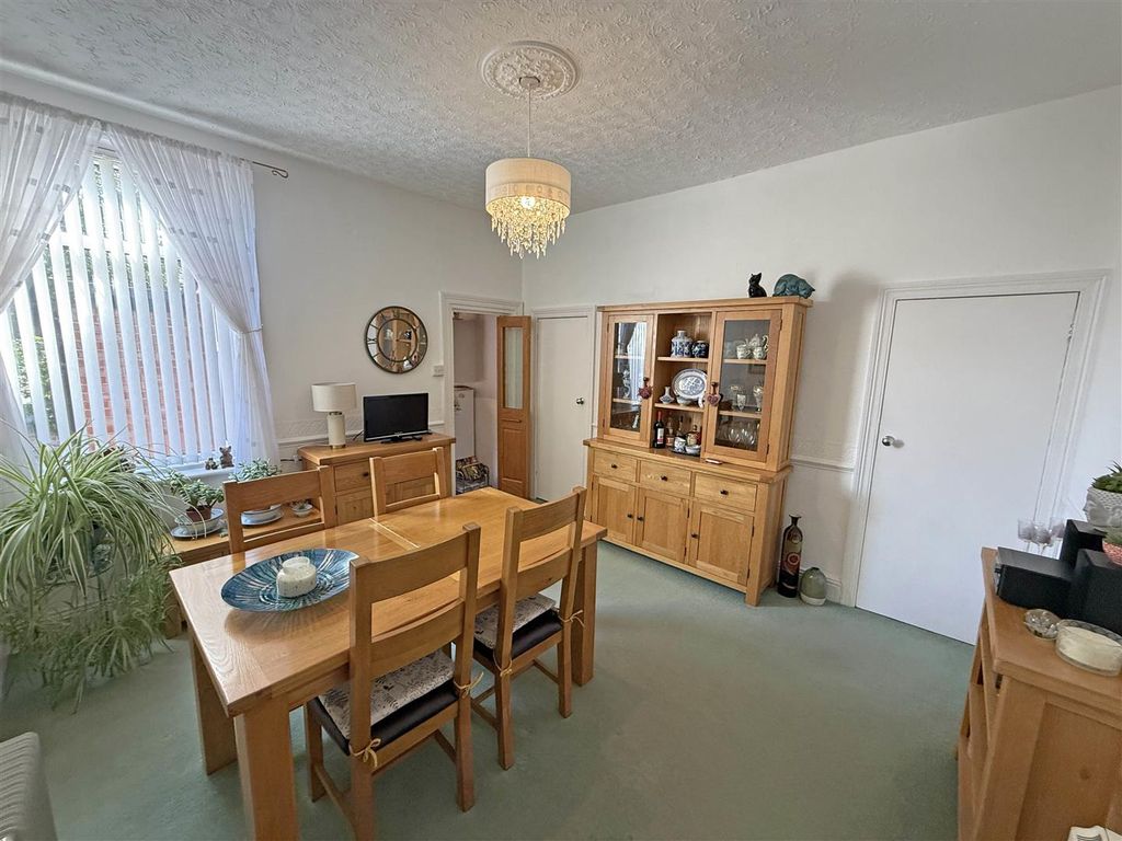Property photo 3 of 10 Dining Room A1.Jpg