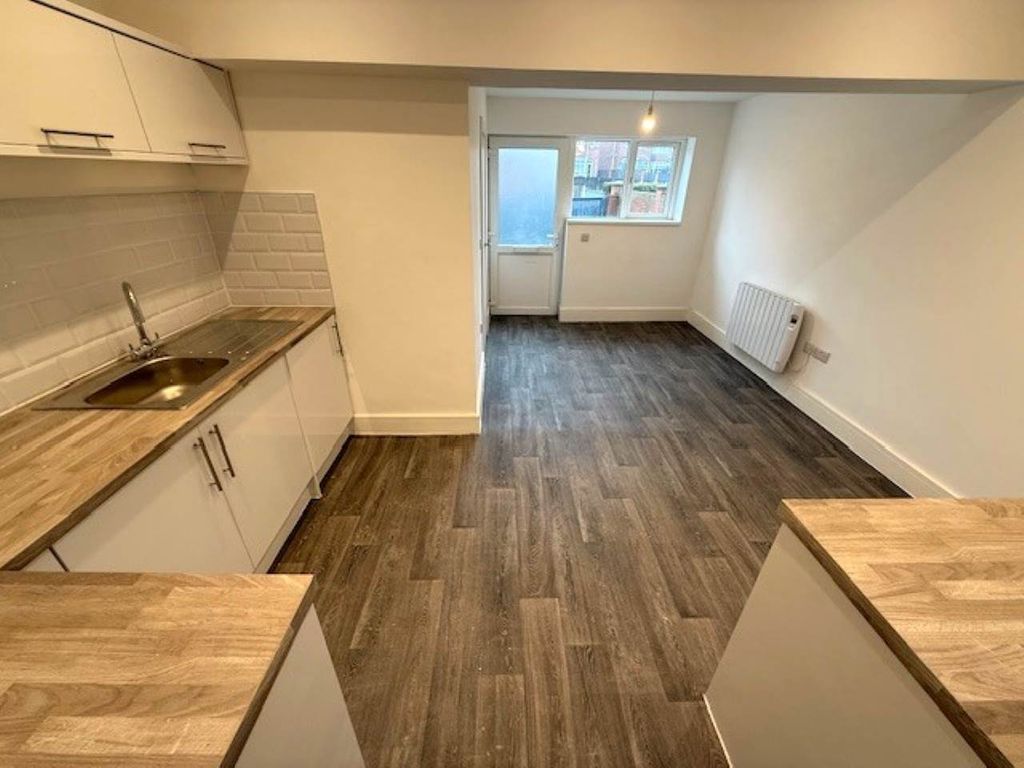 Property photo 3 of 14 Image2